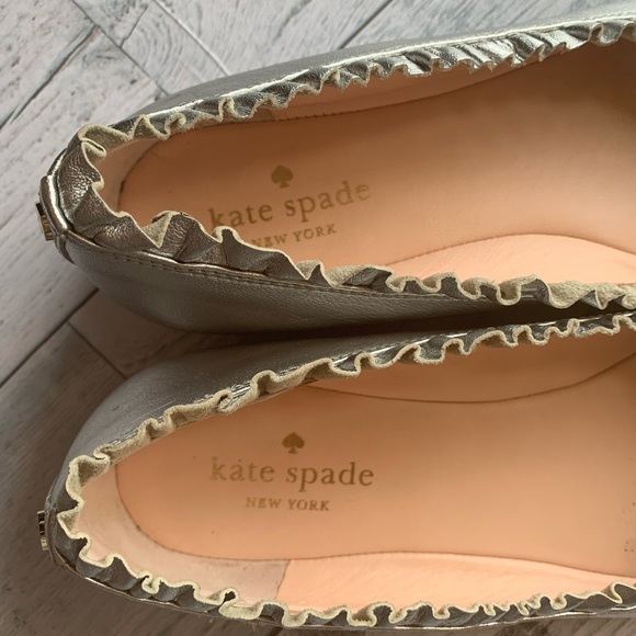 {⭐️HOST PICK 6.22 ⭐️KATE SPADE NEW YORK} Nicole Skimmers Silver - Picture 3 of 7